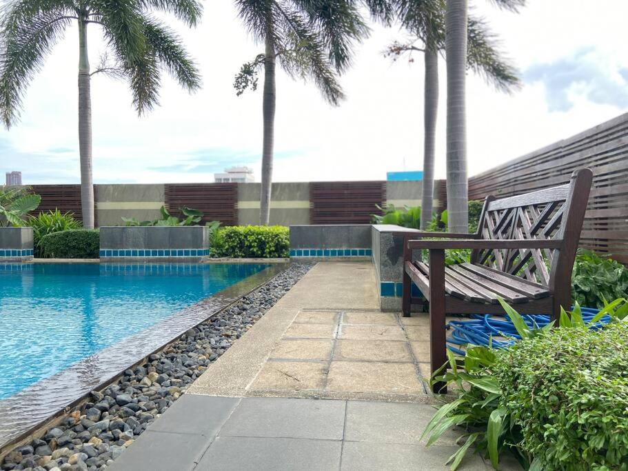 Baan Nonzee Condo Kingsize Bed Big Room In Sathorn Bangkok Exterior foto