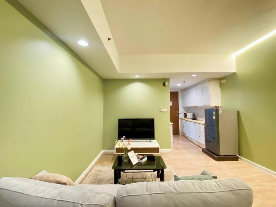 Baan Nonzee Condo Kingsize Bed Big Room In Sathorn Bangkok Exterior foto