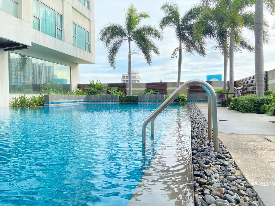 Baan Nonzee Condo Kingsize Bed Big Room In Sathorn Bangkok Exterior foto