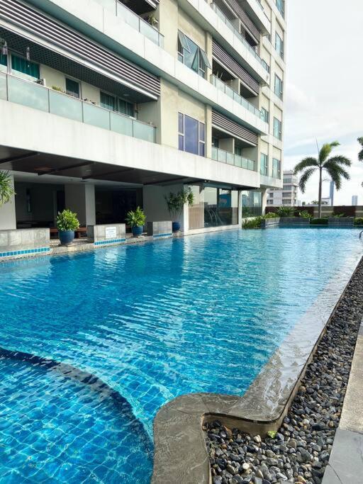 Baan Nonzee Condo Kingsize Bed Big Room In Sathorn Bangkok Exterior foto