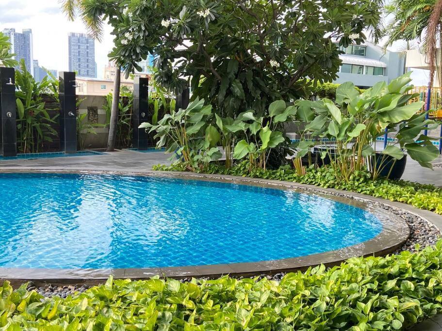 Baan Nonzee Condo Kingsize Bed Big Room In Sathorn Bangkok Exterior foto